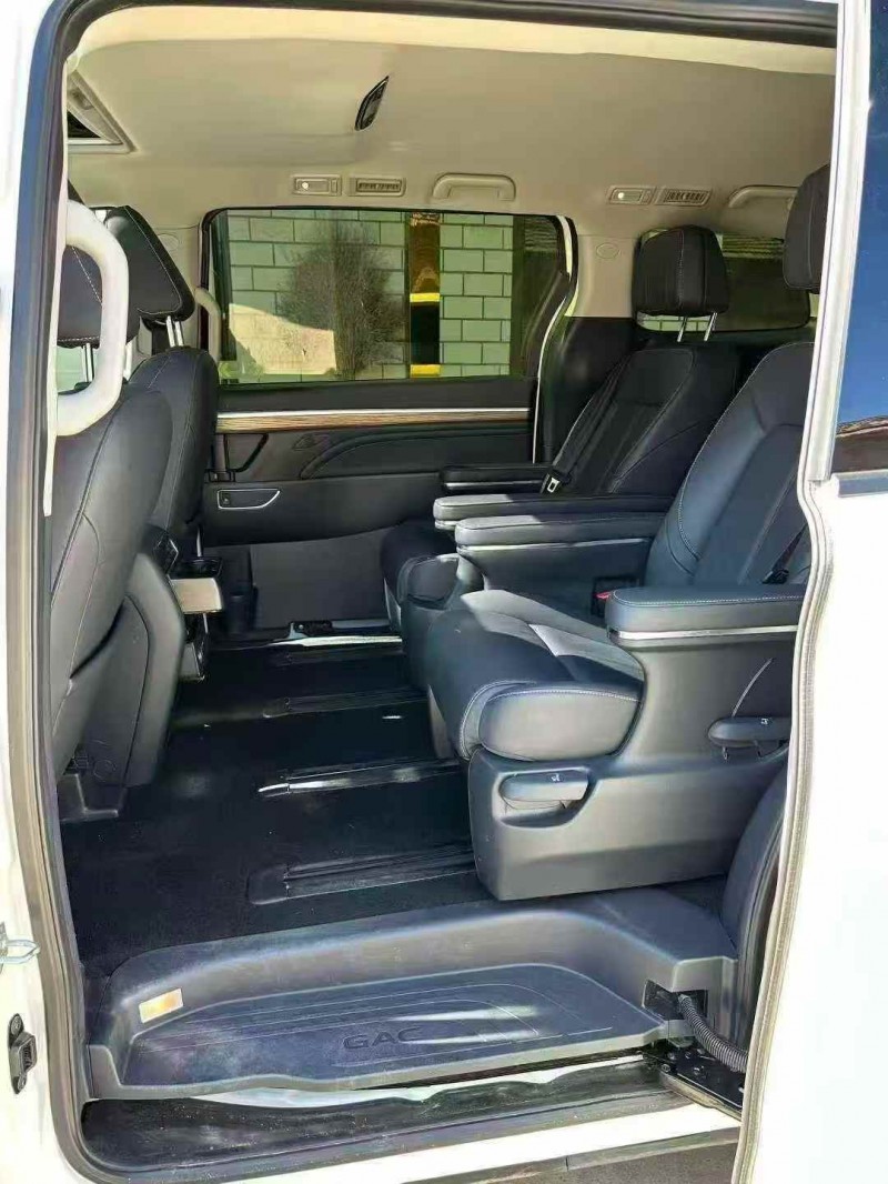 承德21年传祺M85