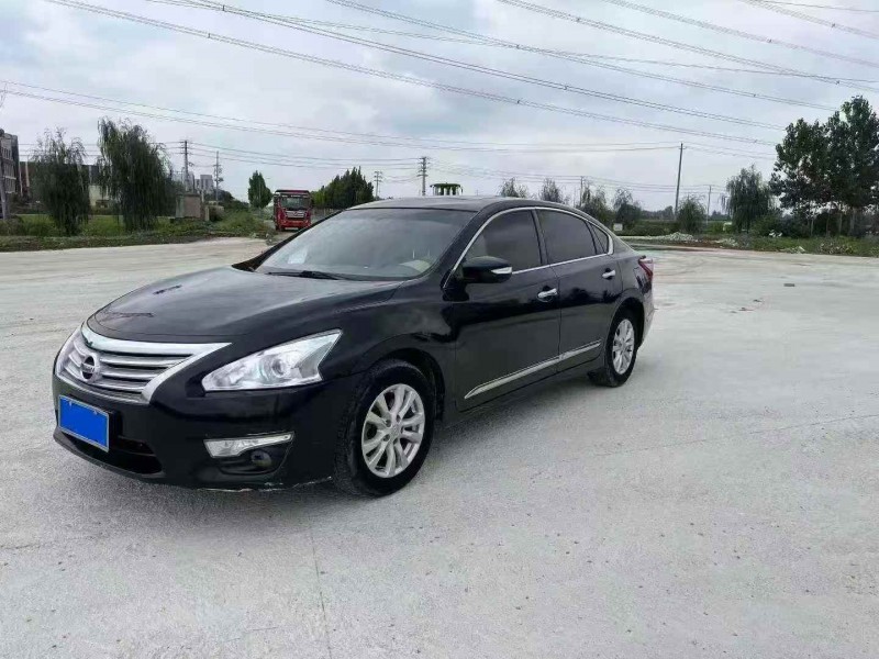 连云港15年日产天籁2