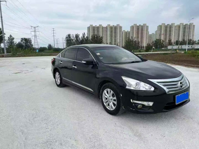 连云港15年日产天籁3