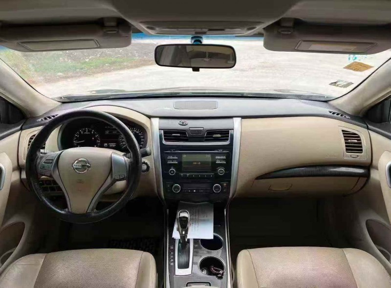 连云港15年日产天籁4