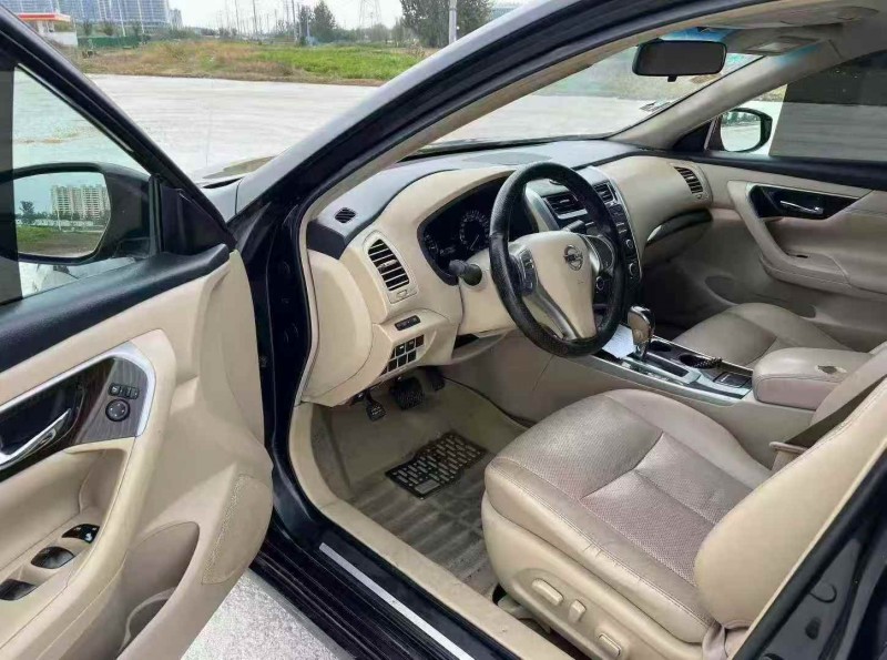 连云港15年日产天籁6