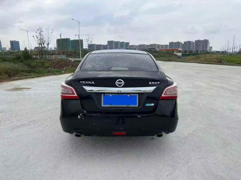 连云港15年日产天籁9