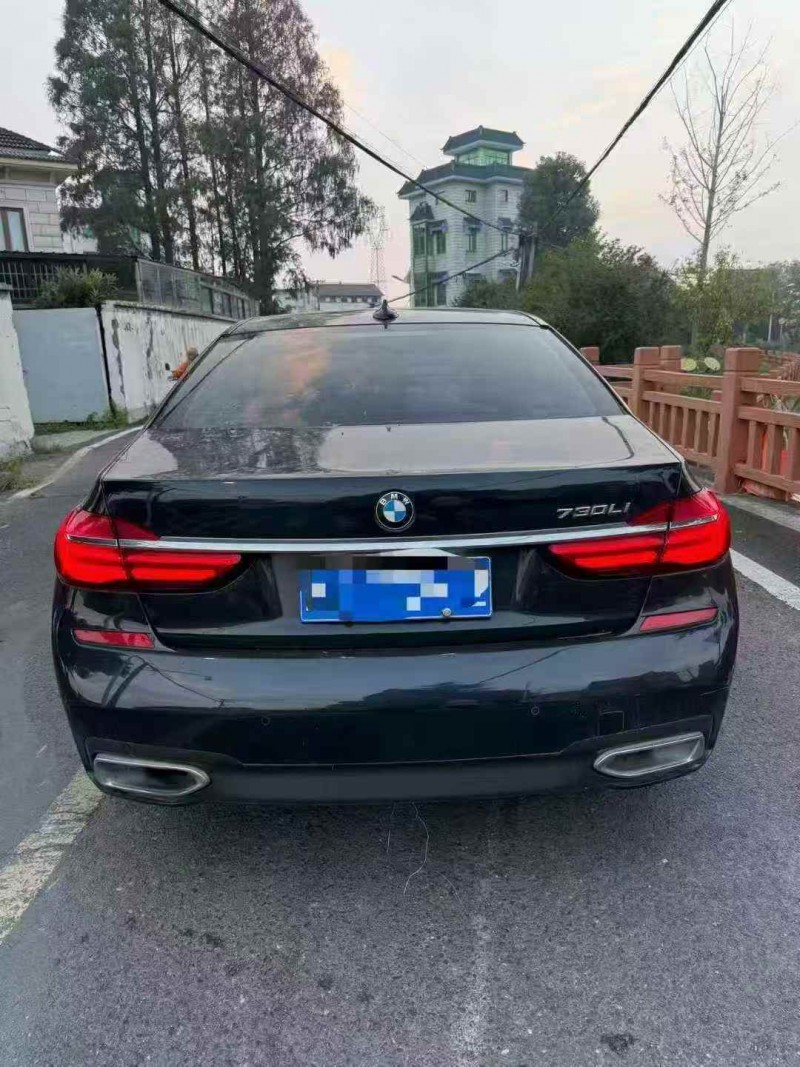 嘉兴18年宝马7系8