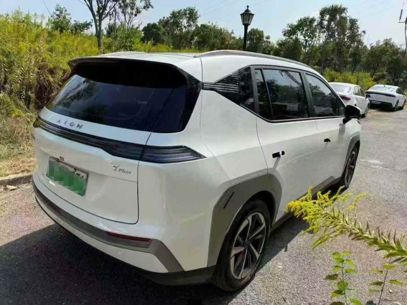 黄石24年传祺埃安S8