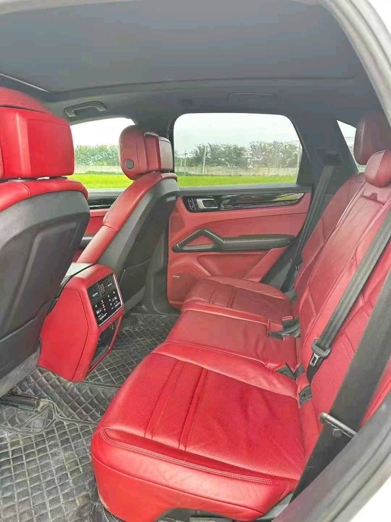 杭州19年保时捷卡宴5