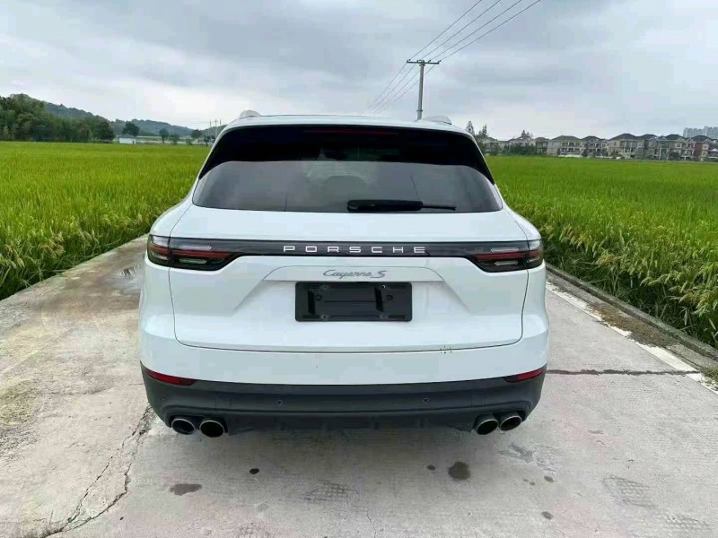 杭州19年保时捷卡宴9