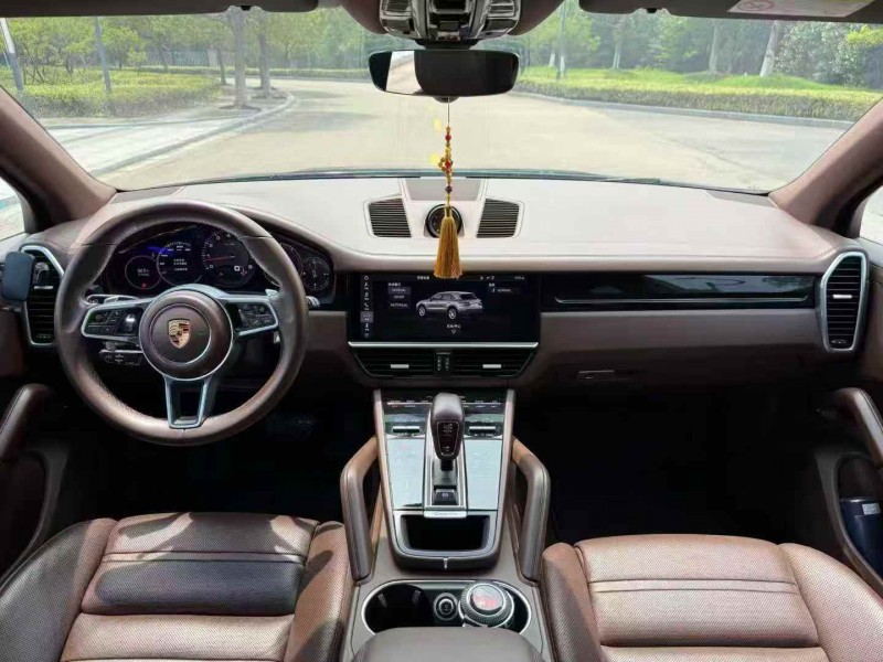 南京19年保时捷卡宴9