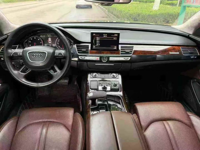 青岛16年奥迪A8L4