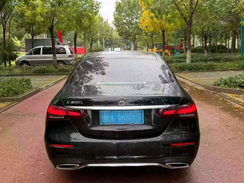 淄博22年奔驰E8