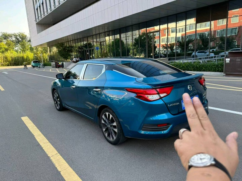 济南16年日产蓝鸟8