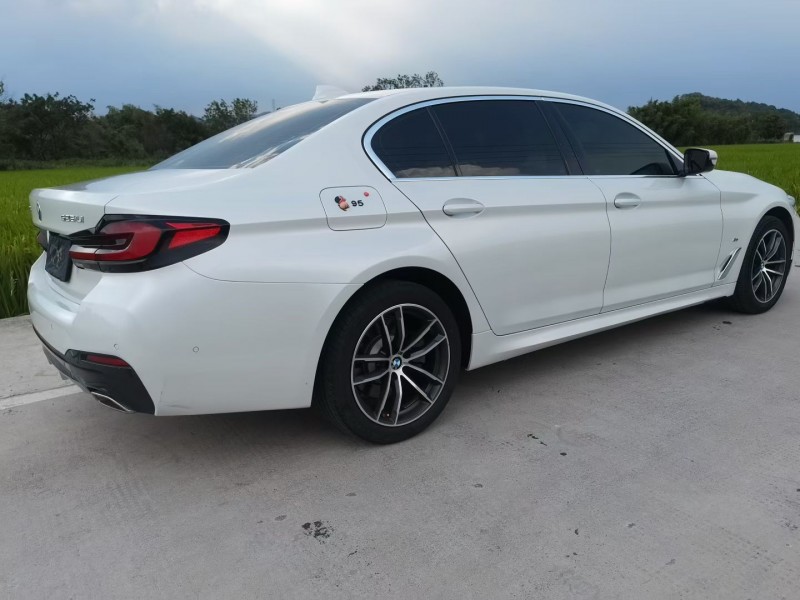 宁波22年宝马5系9