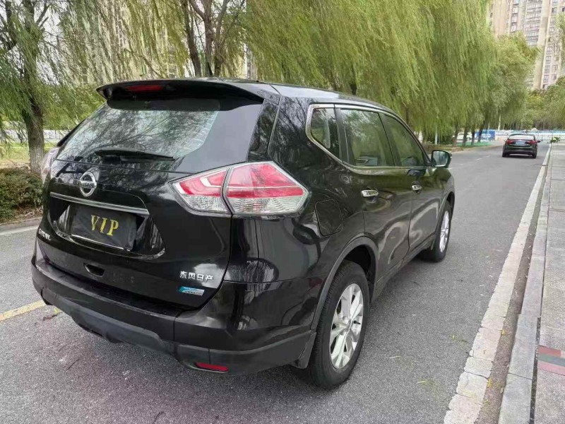 南昌16年日产奇骏6