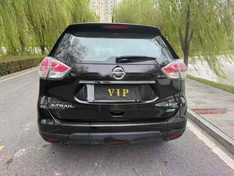 南昌16年日产奇骏8