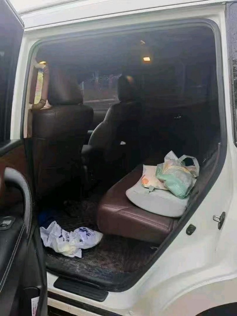 太原17年日产途乐3