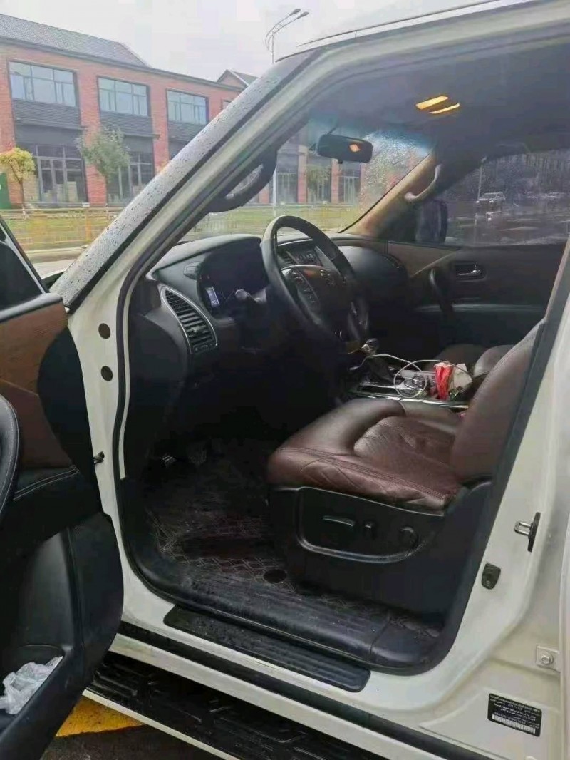 太原17年日产途乐4