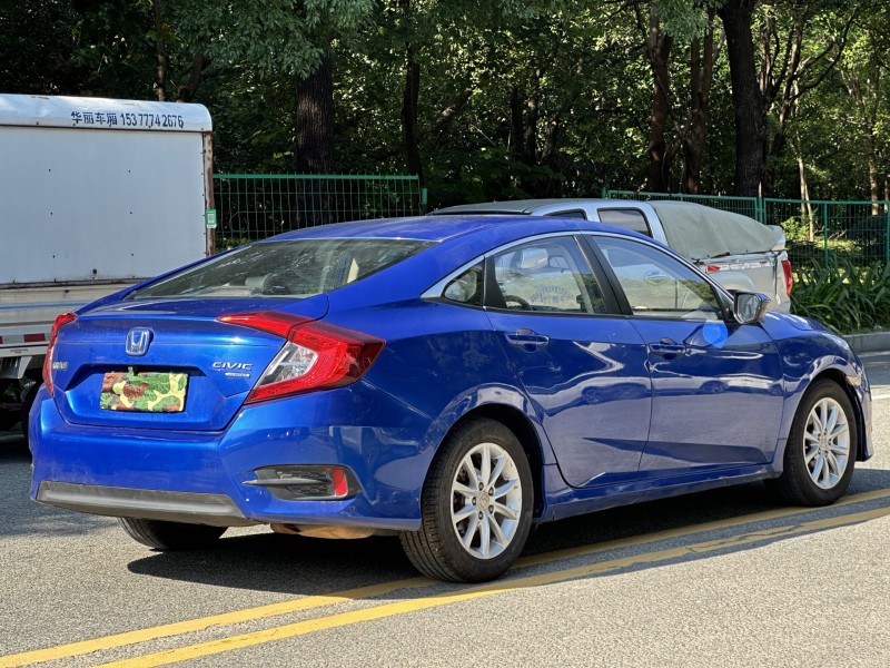 东莞18年本田思域8