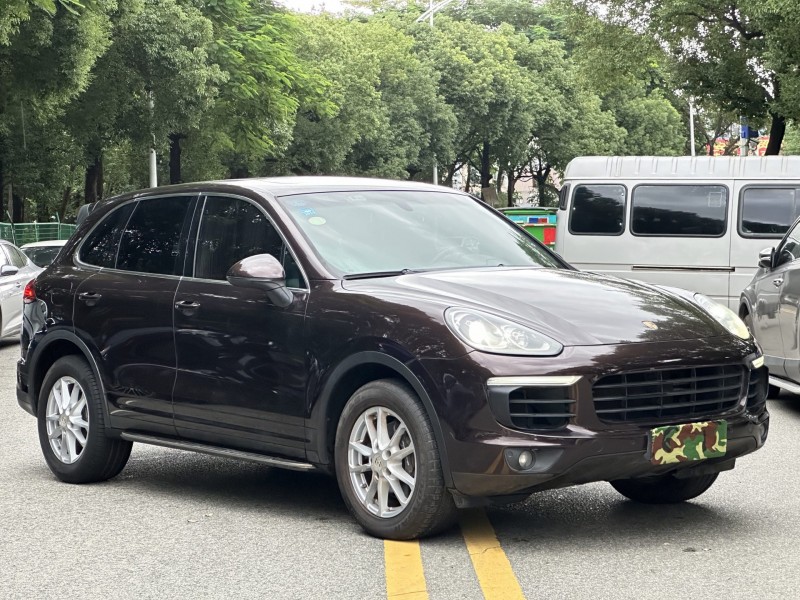 东莞17年保时捷卡宴2