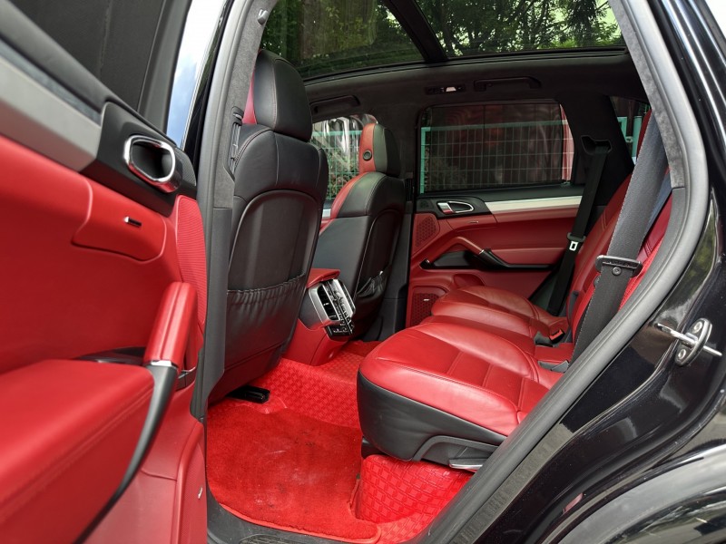 东莞15年保时捷卡宴5