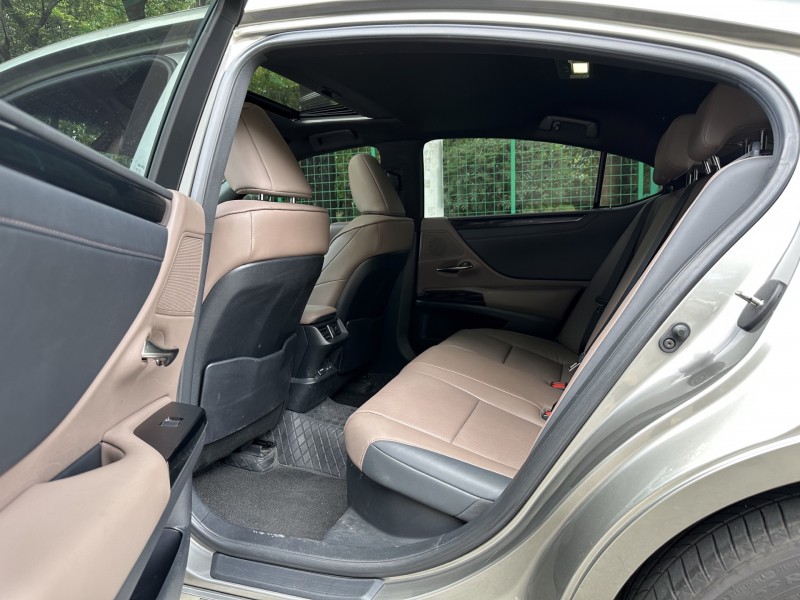 东莞23年雷克萨斯ES5