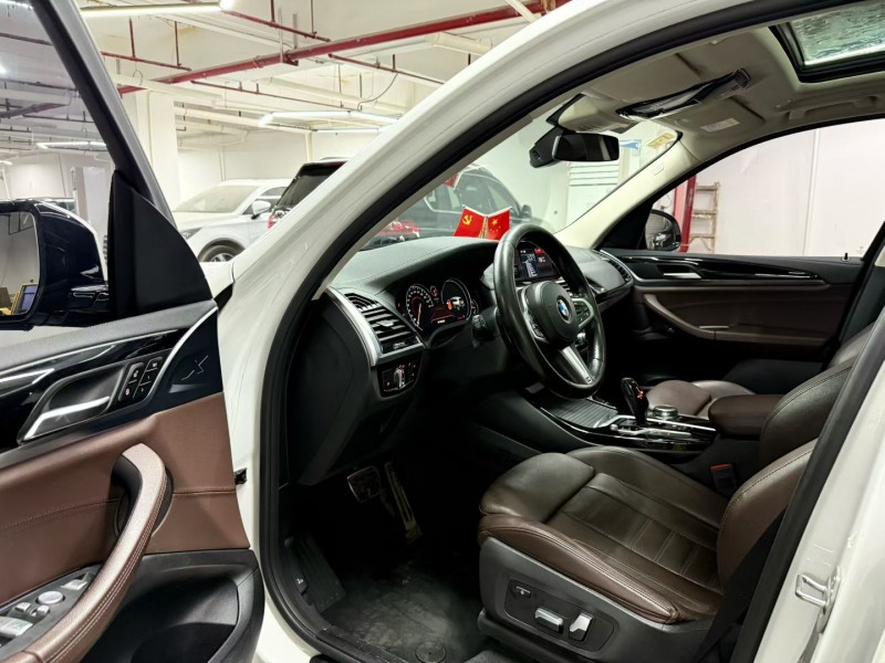 广州19年宝马X35