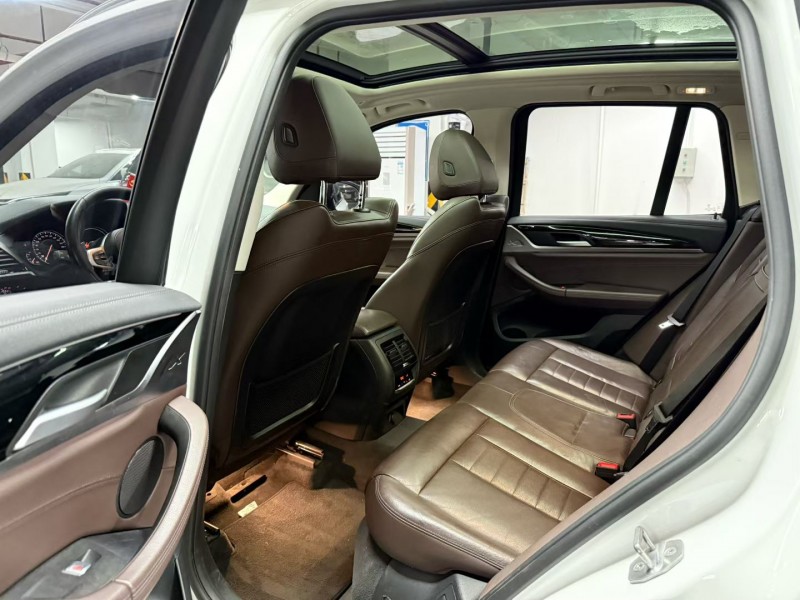 广州19年宝马X36