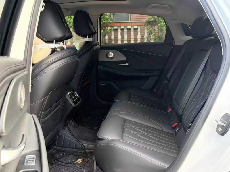 东莞25年奇瑞艾瑞泽6