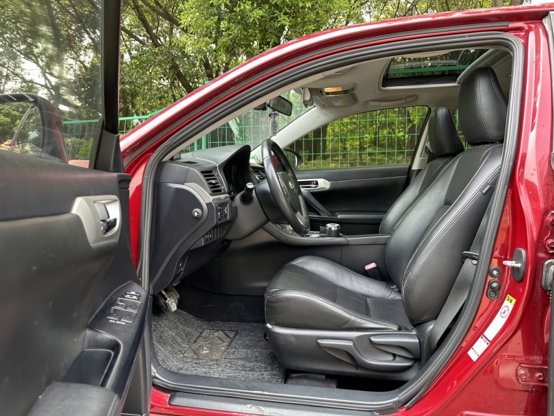 东莞12年雷克萨斯CT6