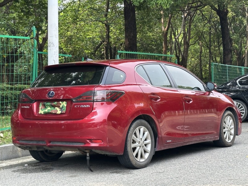 东莞12年雷克萨斯CT8
