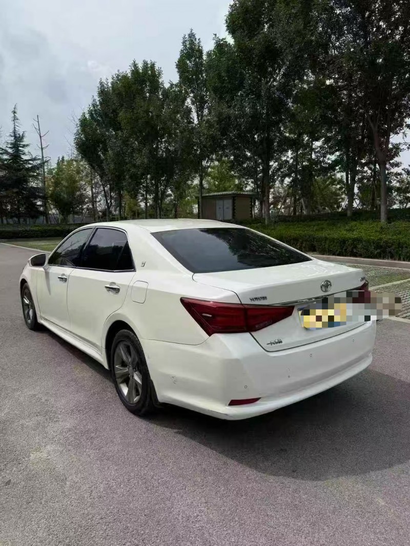 菏泽16年丰田皇冠8