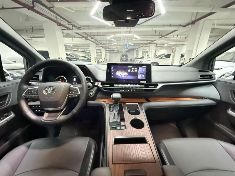 广州25年丰田格瑞维亚8