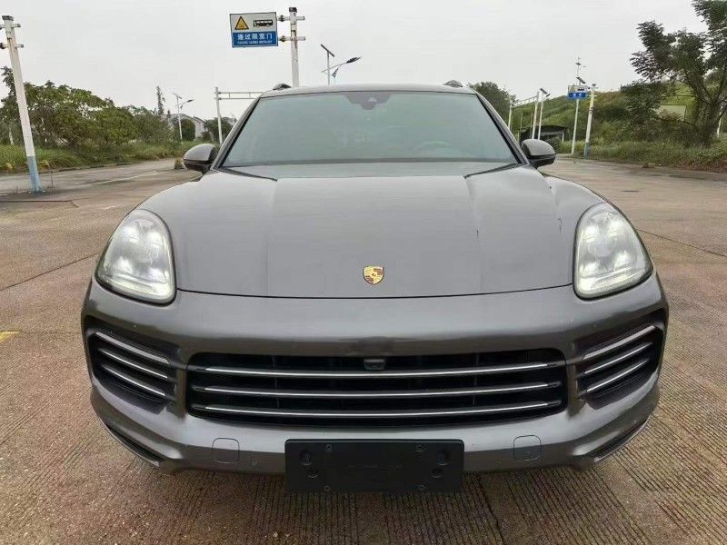 广州19年保时捷卡宴1