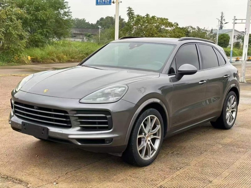 广州19年保时捷卡宴2