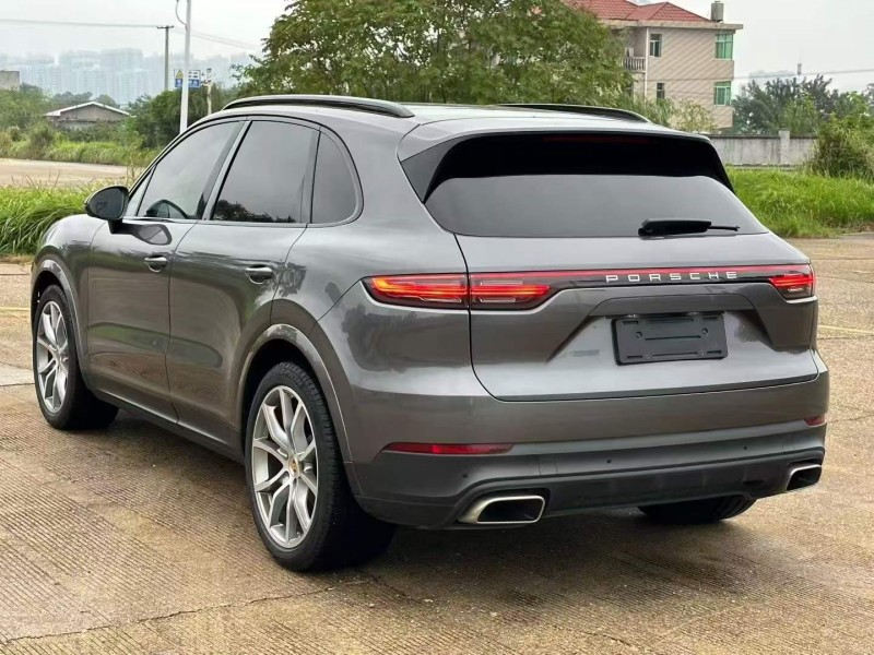 广州19年保时捷卡宴7