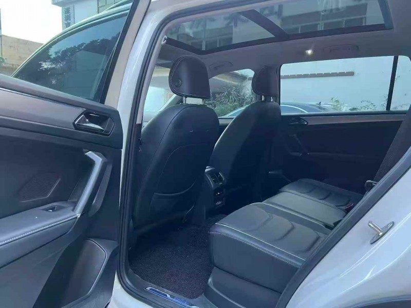 广州21年大众途观8