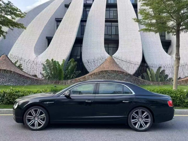 深圳17年宾利飞驰8