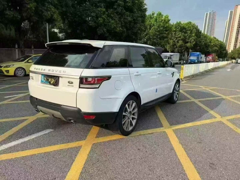 广州16年路虎揽胜运动8