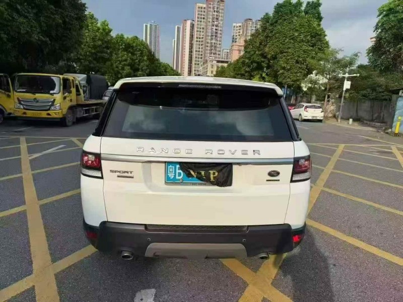 广州16年路虎揽胜运动9