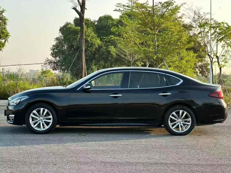 广州18年英菲尼迪Q703