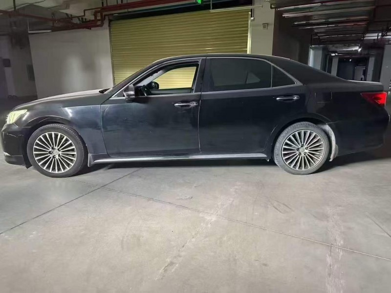 广州18年丰田皇冠3