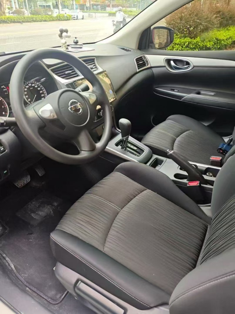 肇庆25年日产轩逸6