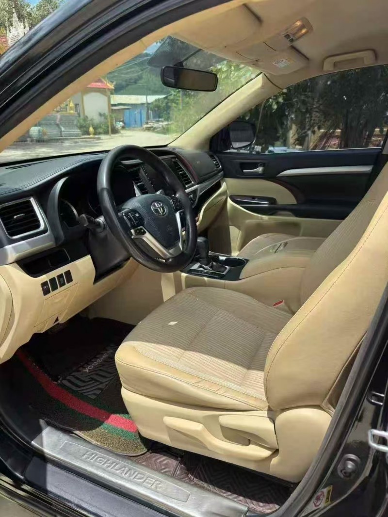保定17年丰田汉兰达8