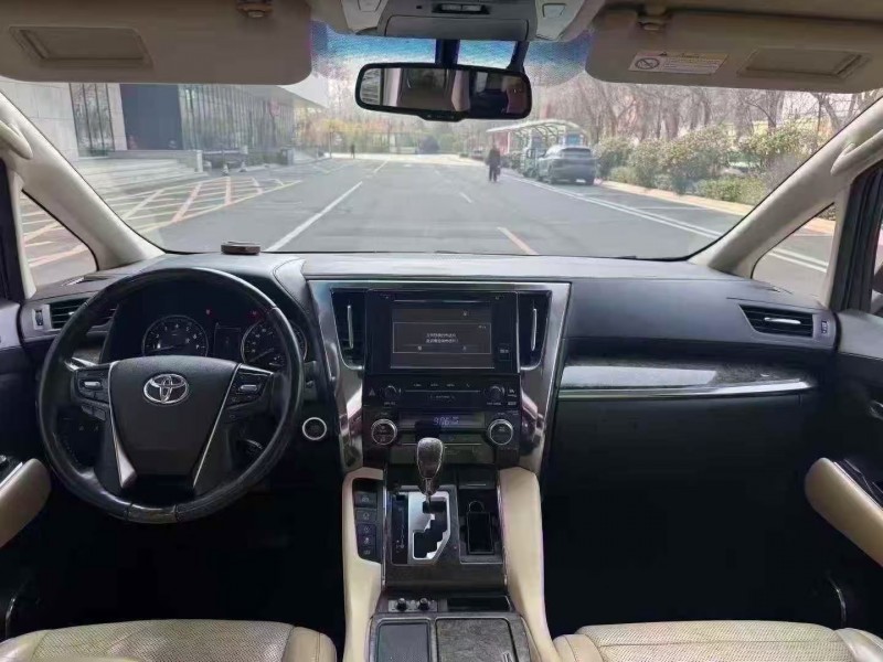 济南19年丰田埃尔法5