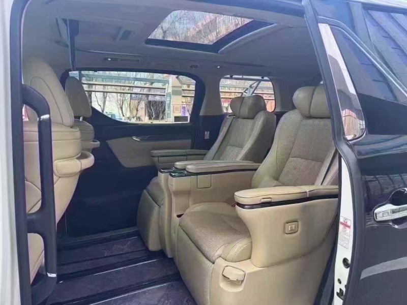 济南19年丰田埃尔法6