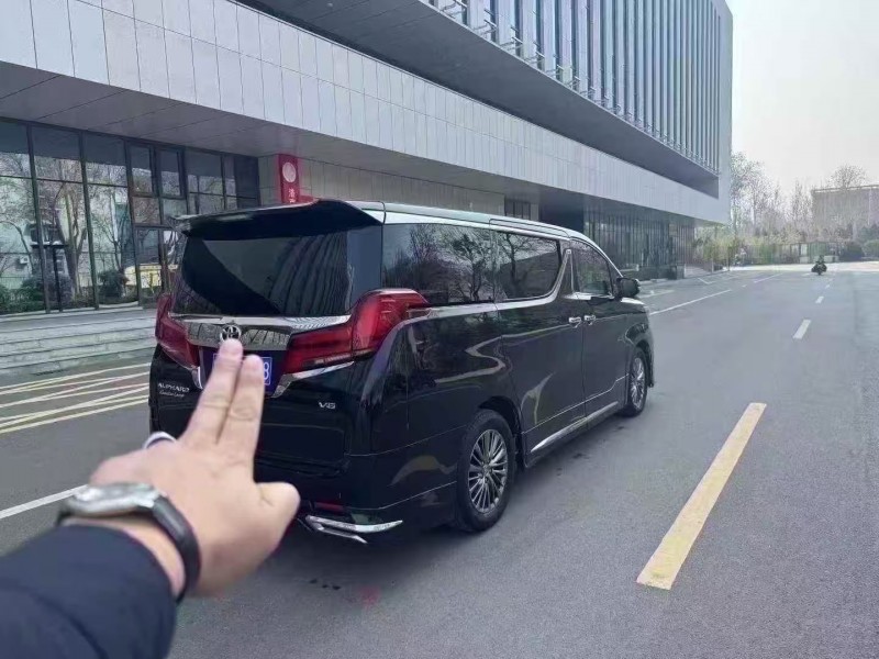 济南19年丰田埃尔法7