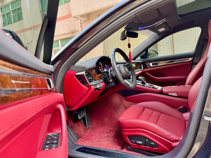 深圳24年保时捷帕拉梅拉6