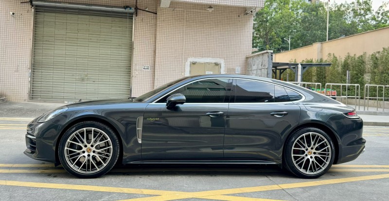 深圳24年保时捷帕拉梅拉8