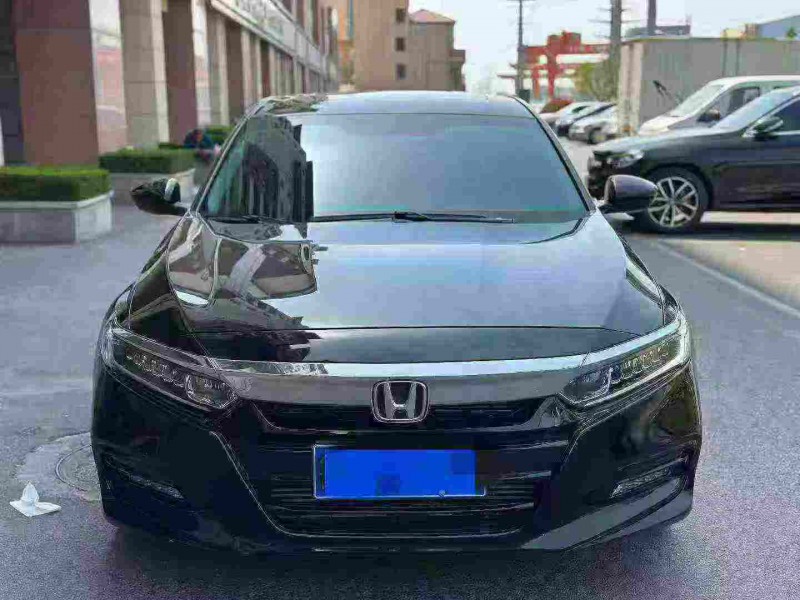 青岛21年本田雅阁1