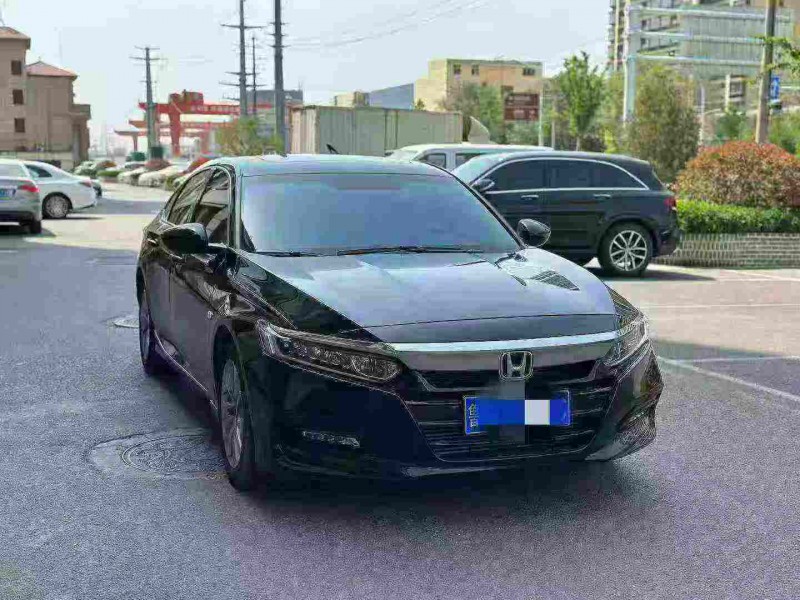 青岛21年本田雅阁3