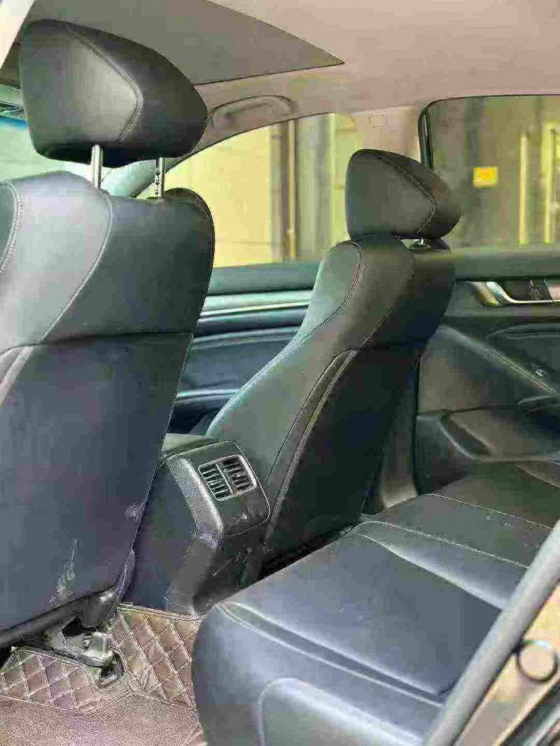 青岛21年本田雅阁5