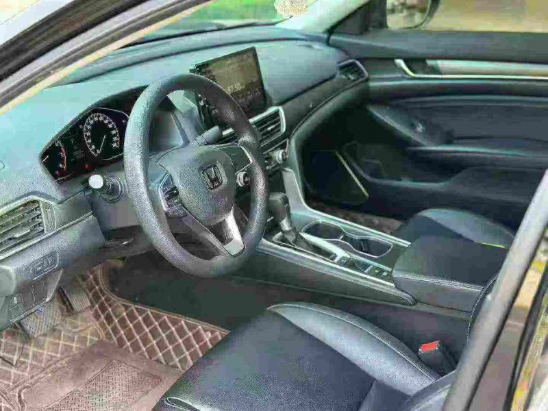 青岛21年本田雅阁6